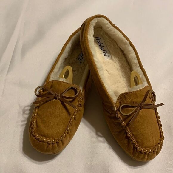 ATHLEFIT Size 11 Fur-lined moccasins/house slippers - Picture 1 of 5